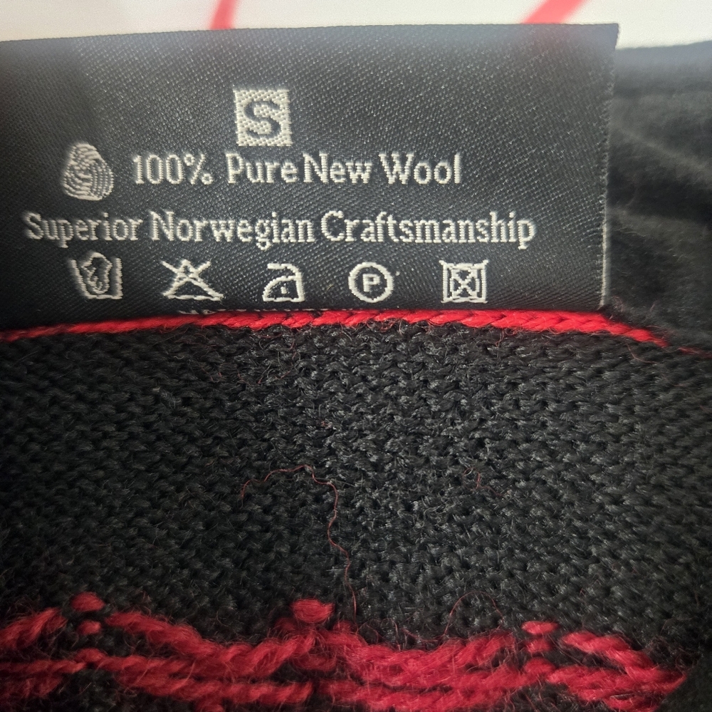 Dale of Norway Women's Size Small Wool Cardigan Sweater Silver Buttons - Picture 6 of 6